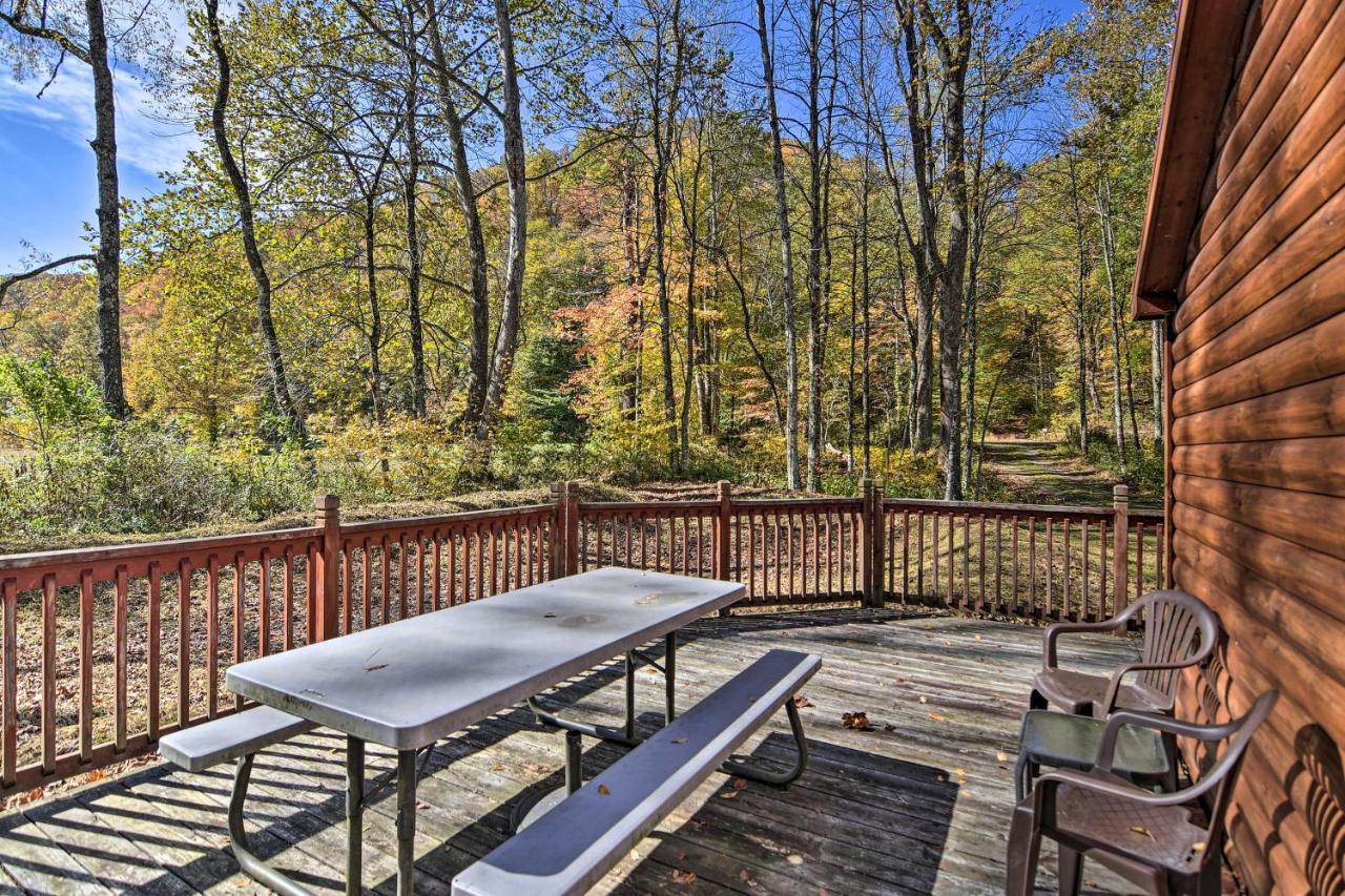 Rural Cabin Hideaway With Fire Pit And Mtn Views! Parsons Экстерьер фото