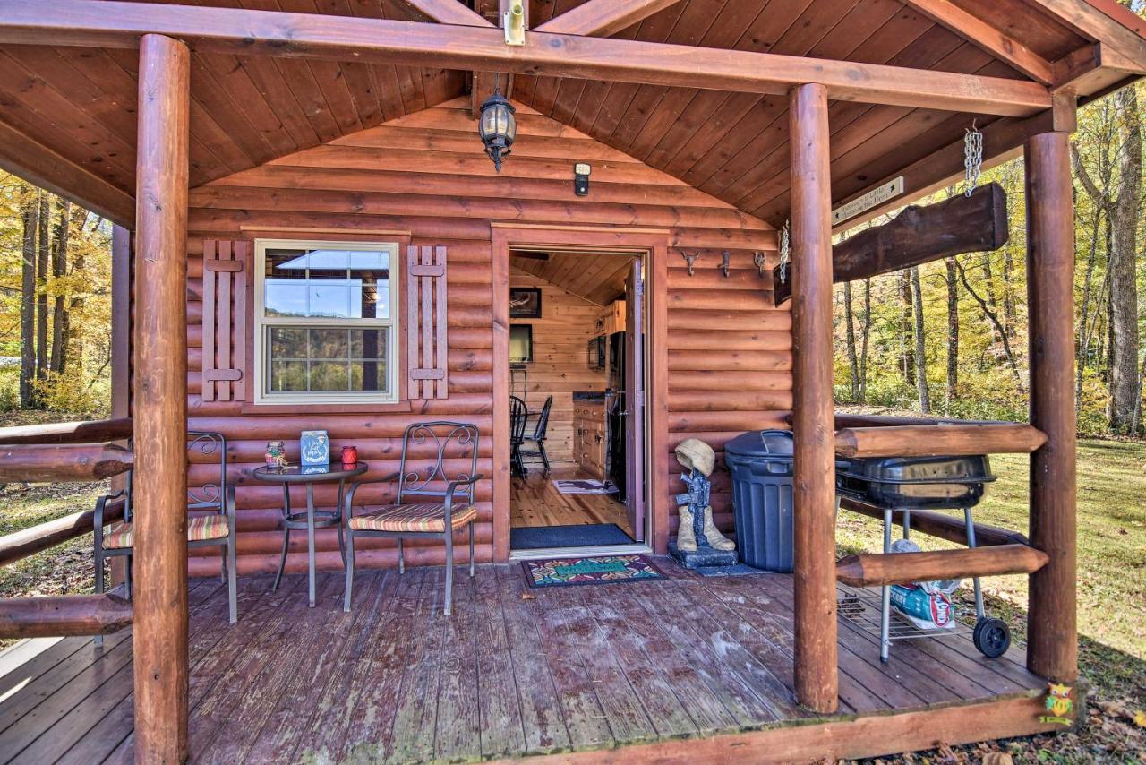 Rural Cabin Hideaway With Fire Pit And Mtn Views! Parsons Экстерьер фото