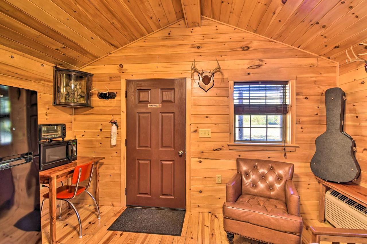 Rural Cabin Hideaway With Fire Pit And Mtn Views! Parsons Экстерьер фото
